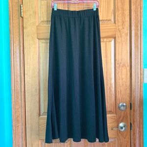 Women’s size medium Fisoul long modest black A-line skirt with elastic waistband